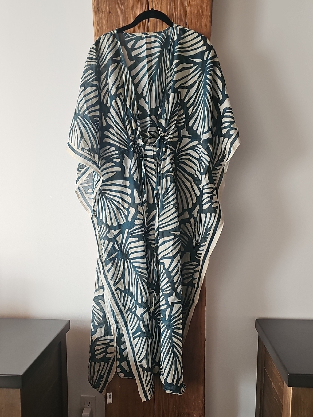 NWT 100% Cotton Banana Republic Monstera Teal and Cream Kaftan Cover Up M/L